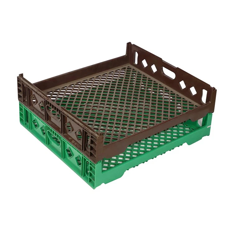 stacking bread trays